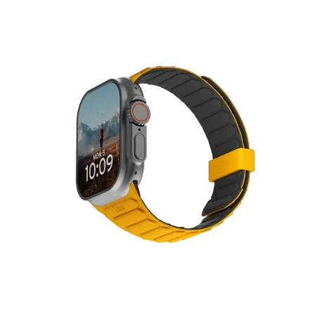 UAG Urban Armor Gear Pathfinder silicone double-sided magnetic strap for Apple Watch 42 / 44 / 45 / 46 / 49 mm (larger)
